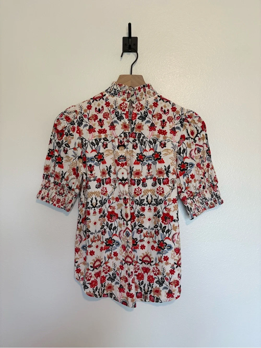 Ann Taylor LOFT Cottage Floral Smocked Mock Neck Puff Sleeve Shirt Red XS